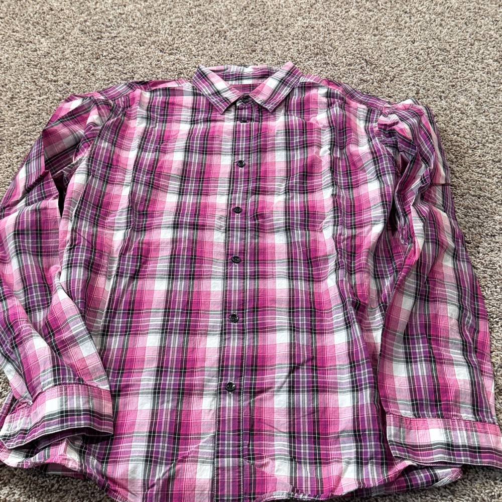 H&M Men's Pink and White Checkered Button-Down Shirt